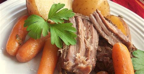 Pour the mixture over the beef and vegetables in the slow cooker. Crock Pot Cross Rib Roast Boneless : Slow Cooker Beef ...