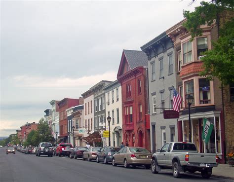 File:Warren Street west view, Hudson, NY.jpg - Wikipedia, the free