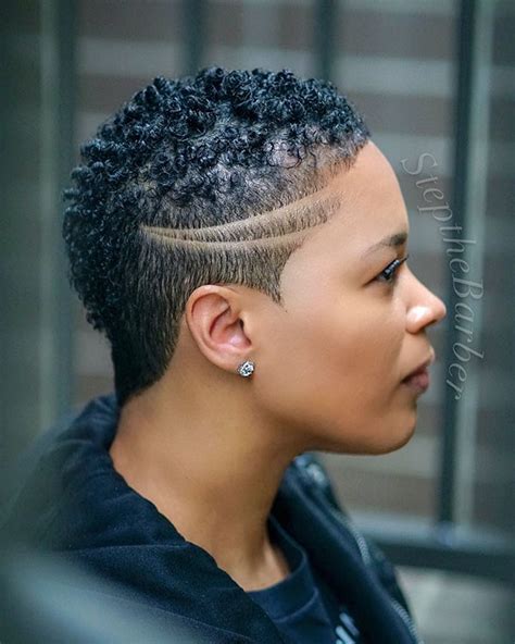 There are hundreds of hairstyle variations and different styles blonde hair is a beautiful contrast for any black man's hairstyle. 55+ New Best Short Haircuts for Black Women in 2019 ...
