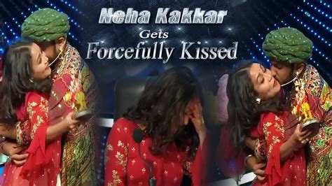 Neha Kakkar Gets Forcefully Kissed By Contestant Very Viral Video Youtube