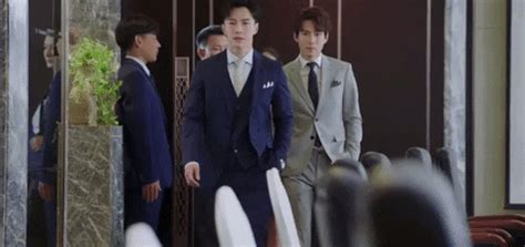 The gif dimensions 500 x 250px was uploaded by anonymous user. First impression: Girlfriend 楼下女友请签收 (2020) - Ahgasewatchtv
