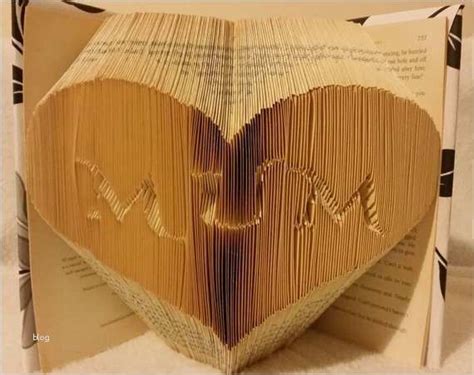 Papier falten ist eine schöne beschäftigung im herbst. Buch Falten Vorlage Luxus Herz Aus Einem Buch Gefaltet ...