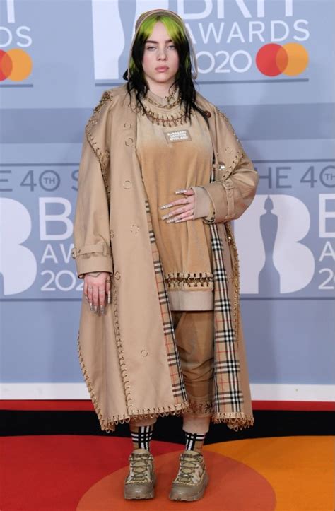 Brits 2020 Billie Eilish Plays It Cool In Head To Toe Burberry Metro