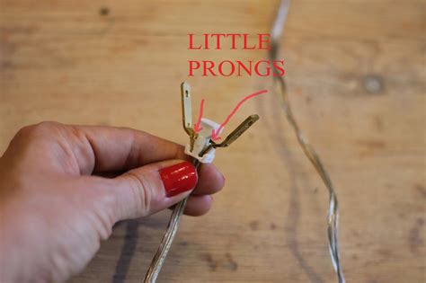 Here i talk about the neutral wire in residential electric. GORGEOUS SHINY THINGS: Lighting Week- The Old Plug ...