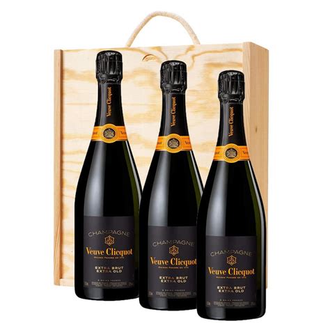 Veuve clicquot brut gift box. 3 x Veuve Clicquot Extra Brut Extra Old Champagne 75cl In ...