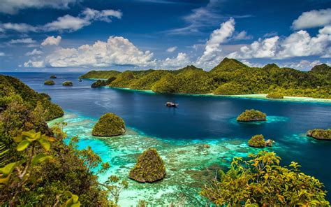 Background Ocean Islands With Green Forest Radzha Ampat West Papua In
