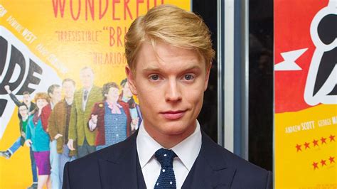 Freddie Fox Bisexual Actor Says He Could Fall In Love With A Man