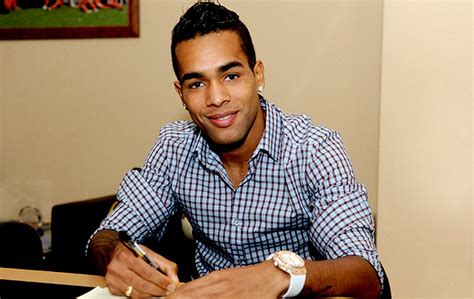Alex Teixeira renova por mais cinco temporadas com o ...