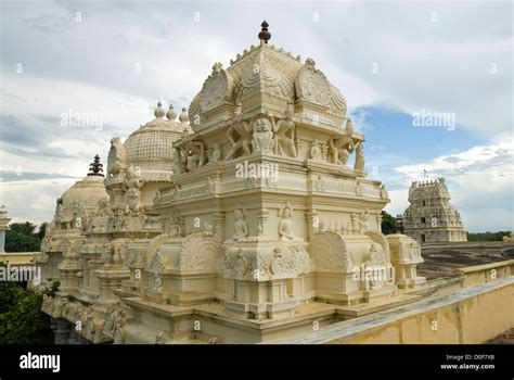 trailokyanathat jeenaswami temple jain temple in tiruparuthiku kanchipuram tamil nadu india