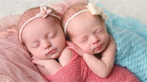 16 Inspirasi Terkini Gambar Bayi Kembar