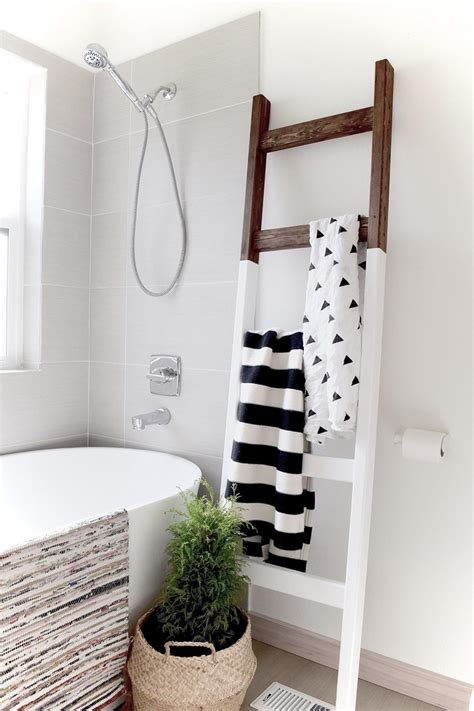 Blanket ladders display throws and heirloom quilts beautifully in bathrooms with limited space, towel ladders offer a solution to hanging towels and washcloths neatly and in a way that they'll dry thoroughly between uses. Blanket Ladder | Modern Quilt Ladder | White Dark Walnut 6 ...