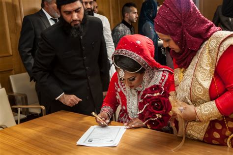 Bengali Wedding Photography In Uk Signing Nikah Form Uzmas
