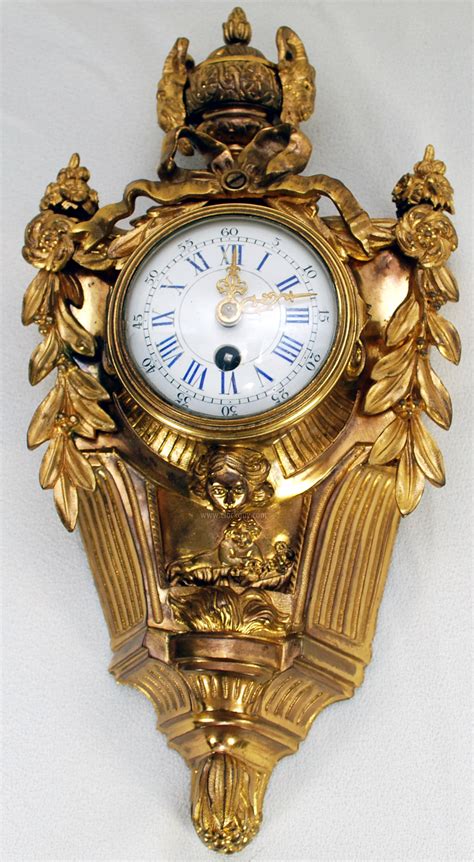 Перевод слова clock, американское и британское произношение, транскрипция, словосочетания, однокоренные слова, примеры использования. Antique Clocks Guy: We bring antique clocks collectors and ...