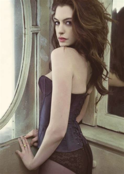 Anne Hathaway Topless Movie Scenes Revealed Imagedesi