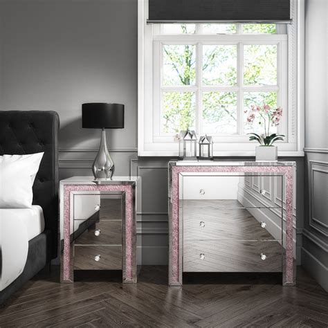 Get discount dressers and dressers with mirrors to perfectly suit your bedroom! Outlet Mirrors - the online decorative mirror superstore ...