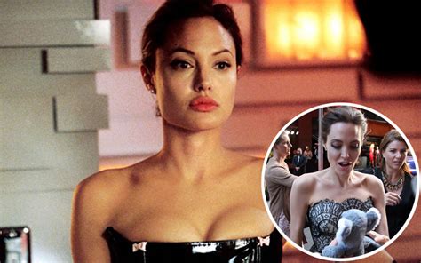 Skin And Bones Angelina Jolies Severe Weight Loss Over The Years—see Her Shocking Body Evolution