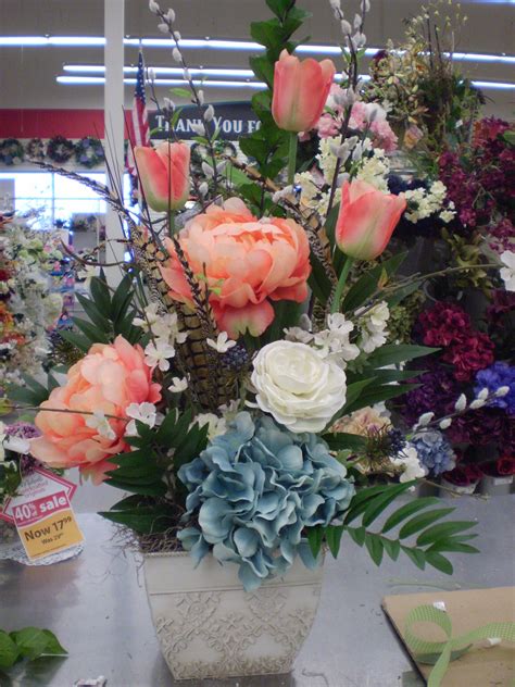 Flowers that last a year nyc. Last year people were looking for peach color flowers ...