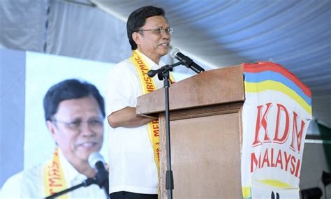 Menteri dalam negeri hishammuddin hussein mengatakan amnesti merupakan pendekatan praktis untuk mengatasi kekurangan tenaga kerja dan melindungi tenaga kerja ilegal dari. Saman Musa Tidak Akan Ganggu Tugas Tadbir Sabah | Borneo Today
