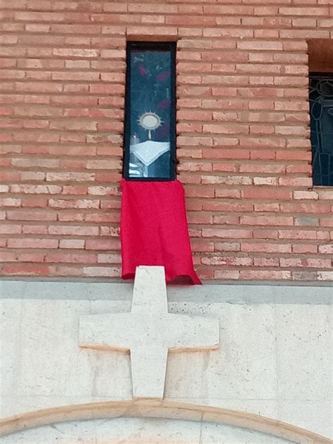 Parroquia San Cristóbal El SantÍsimo Protege Y Bendice Al Barrio
