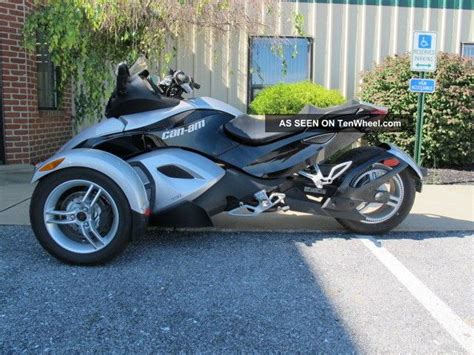 Motorcycles provide riders with a more intimate driving experience that can be both exhilarating and relaxing. 2009 Can Am Spyder Sm5 Trike 3 Wheeler