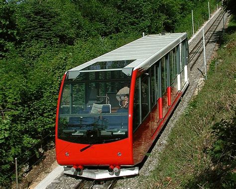 Book your tickets online for hauptbahnhof, zurich: Zürich Hauptbahnhof Gleis 31/32 - Passage Sihlquai - Gleis ...