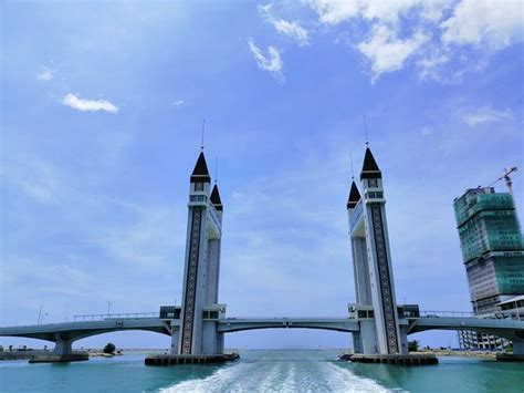 Terengganu, malaysia to kuala lumpur, malaysia bus schedule & fare. Kuala Terengganu Drawbridge - 2020 All You Need to Know ...