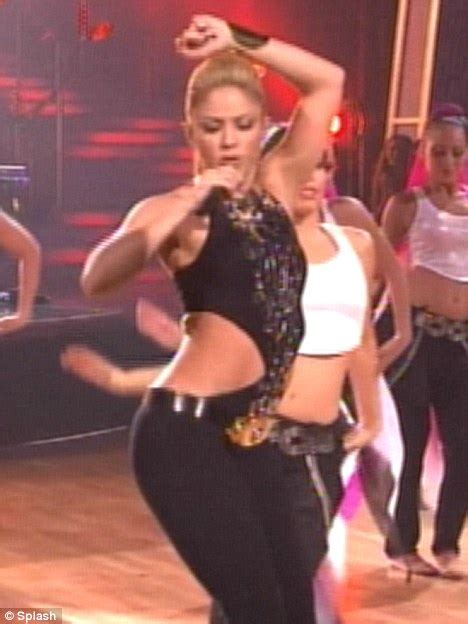 Hips Dont Lie Shakira Wows Audience With Her Sexy Moves And Drumming