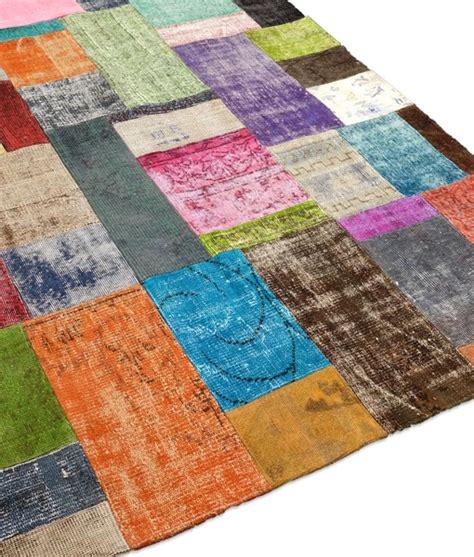 In elke stijl en binnen elk budget is er wel een vloerkleed te vinden. Modern Turks vloerkleed | Vintage patchwork | Brokking ...