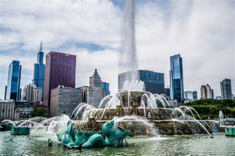 17 Amazing Historical Landmarks In Chicago