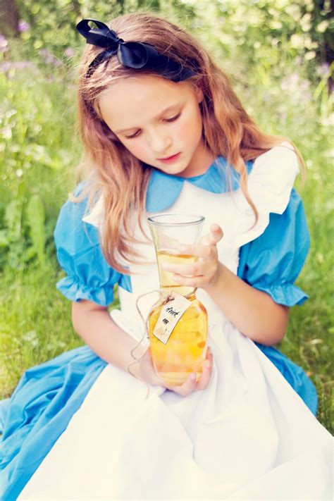 Themed Alice In Wonderland Photo Shoot One Of My Favorites There Are So Many Aspects To