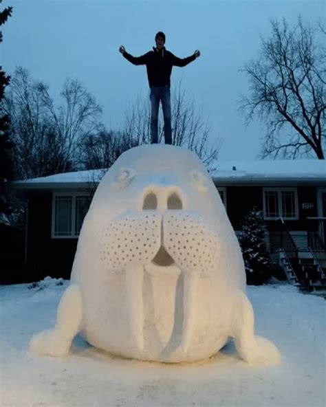 10 Amazing And Funny Snow Sculptures Made In Peoples Yards