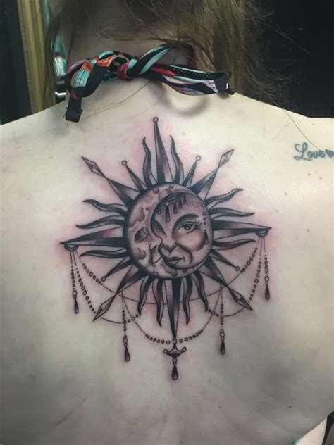 Whatever it is, we're big fans of these adorable bff tats. Best friend sun and moon tattoo. | Tattoos, Moon tattoo ...