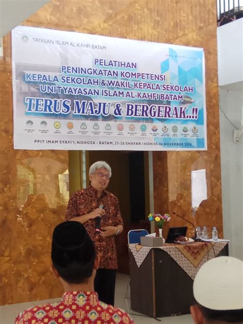 Hasil eds digunakan untuk dasar penyusunan rps sekolah, namun dilaporkan juga ke kantor dinas pendidikan kabupaten/kota atau kandepag untuk dianalisis lanjut dengan memanfaatkan emis (educational management information system/sistem informasi manajemen pendidikan) bagi. PELATIHAN KEPALA SEKOLAH DAN WAKIL KEPALA SEKOLAH SE-AL ...