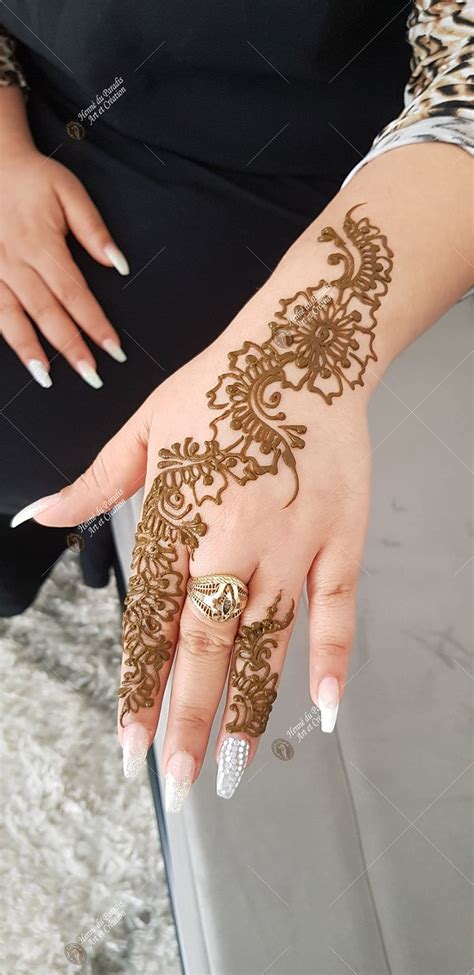 Épinglé par Henné du Paradis sur Henné | Modele henné main, Bijoux de