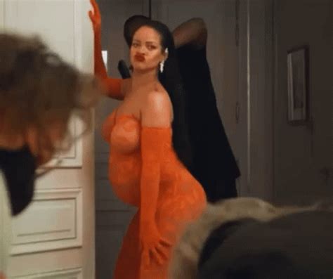 Rihanna Dancing GIF Rihanna Dancing Twerk Discover Share GIFs