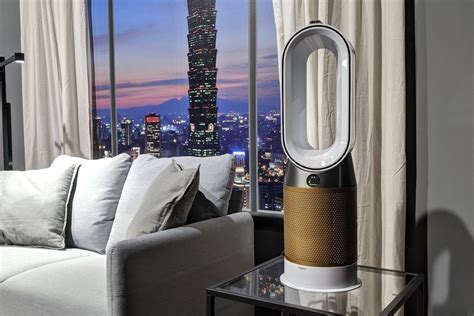 Destroys formaldehyde, continuously.1 automatically purifies throughout the room, capturing 99.95% of ultrafine particles.2. Dyson's latest air purifier captures and destroys ...