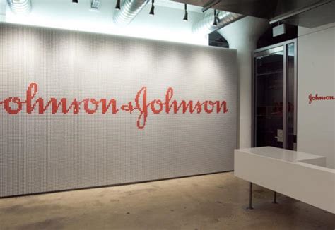 For over 130 years, johnson & johnson has maintained a tradition of quality and innovation. Κορονοϊός: Κατά 66% αποτελεσματικό το εμβόλιο της Johnson ...