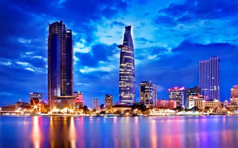 Thành phố hồ chí minh là thành phố đông dân nhất, đồng thời cũng là trung tâm kinh tế, văn hóa, giáo dục quan trọng của việt nam. Xây dựng thành phố Hồ Chí Minh thành "Thành phố đáng sống"