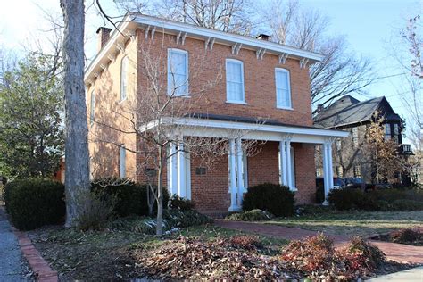 3 bedroom 2 bath home in a quiet neighborhood in marion. 514 S. Market St. | Marion Illinois History Preservation