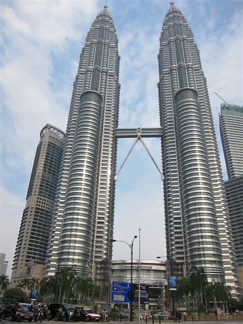 Menara petronas, or menara berkembar petronas), are twin skyscrapers in kuala lumpur, malaysia. Rock Around the Globe: Malaysia - Kuala Lumpur/Cameron ...