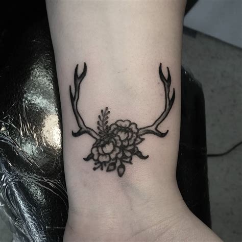 Body tattoos 46 original wrist tattoo ideas and meanings. 90+ Best Small Wrist Tattoos - Designs & Meanings (2019)