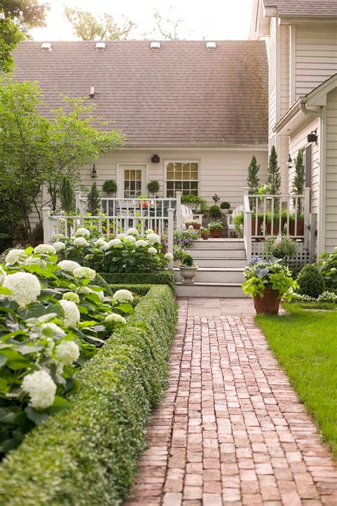 16 Simple Solutions For Small Space Landscapes Better