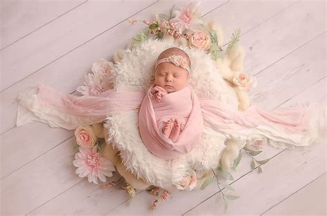 Best Newborn Baby Photographer Austin Texas Baby Girl Raven · Haley
