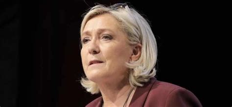 How to fight discrimination with humour. Marine Le Pen dans la tourmente : un drame s'abat sur sa ...