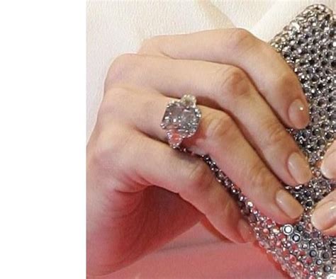Ben affleck jennifer lopez engagement ring. Jennifer Lopez Engagement Ring Pink 22 | Pink engagement ...