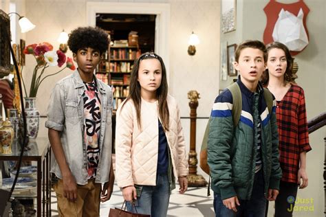 Nickalive Nickelodeon Usa Unveils First Hunter Street Season 2 Trailer