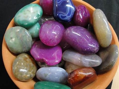 Known as the stabilizer, agate crystal is the stone to call on for support when you need stability and grounding in your life. Piedras Preciosas Ágata