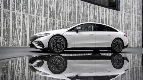 Luxuslimousine Mercedes EQS läutet elektrifizierte Revolution ein