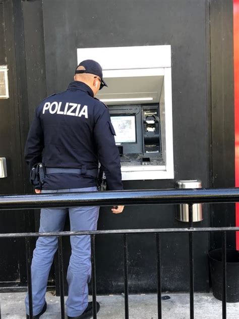 Se invece hai dimenticato il codice pin, potrai rivolgerti direttamente alla tua filiale, che provvederà all'azzeramento del codice e, in tal caso, per poter riattivare nuovamente i servizi, dovrai ripetere il. Assalto a Banca Intesa: sradicano le telecamere e tentano ...