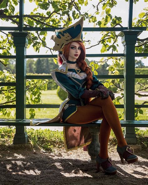 Pin By Carlos González On Cosplay Cosplay Miss Fortune Captain